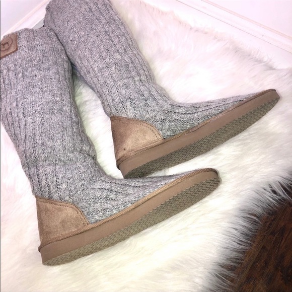 VICTORIA’S SECRET PINK MUKLUKS ZIPPER BACK WITH BLACK FAUX FUR 2006 COLLECTION - Picture 7 of 15